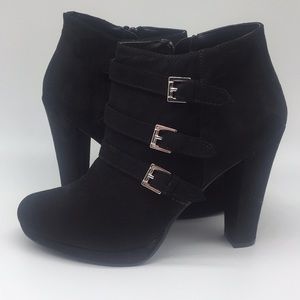 Report Women’s Rachael ankle boots. Sz 9.  NIB